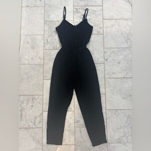 GAP Black V-Neck Velvet Jumpsuit with Waist Tie | Size Small